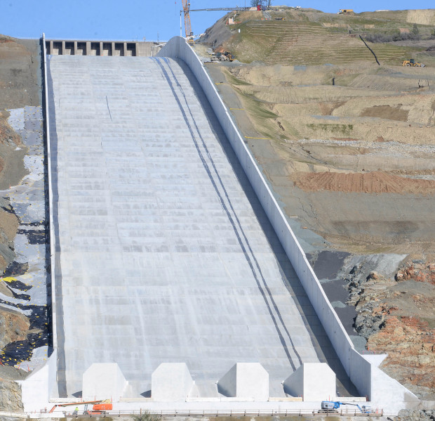 DWR doesn’t expect to use Oroville Dam spillway anytime soon — but it’s preparing if necessary